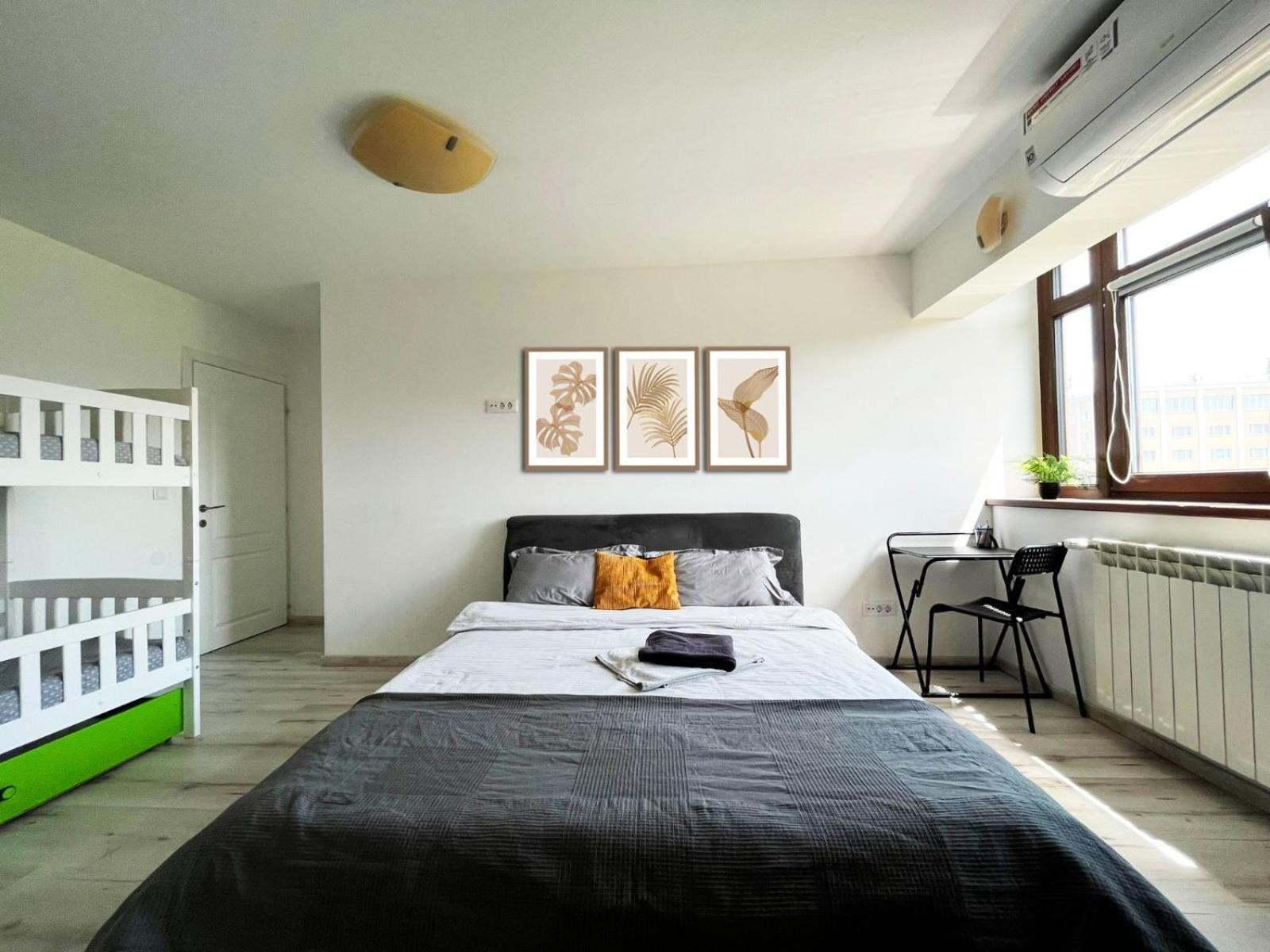 City Center Privat-Sauna Familyconcept Iasi Exteriör bild