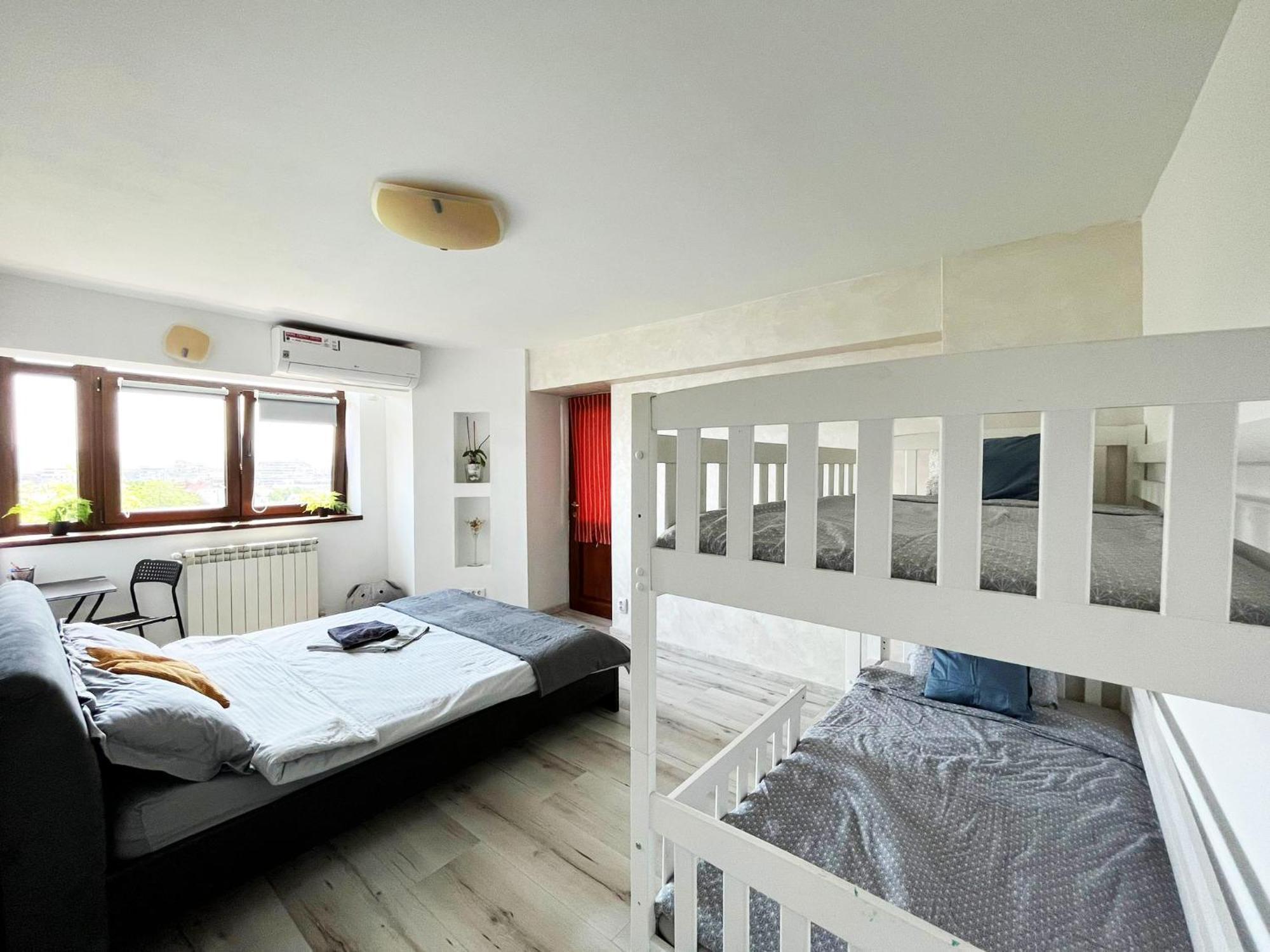 City Center Privat-Sauna Familyconcept Iasi Exteriör bild