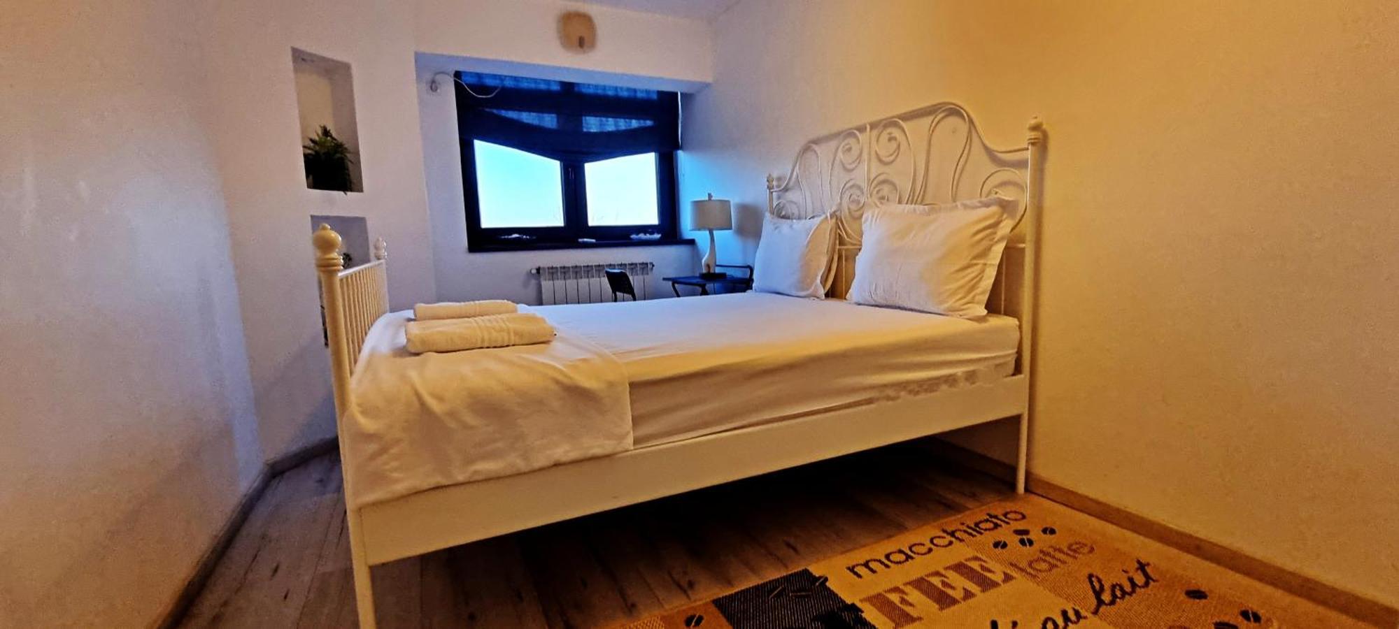 City Center Privat-Sauna Familyconcept Iasi Exteriör bild