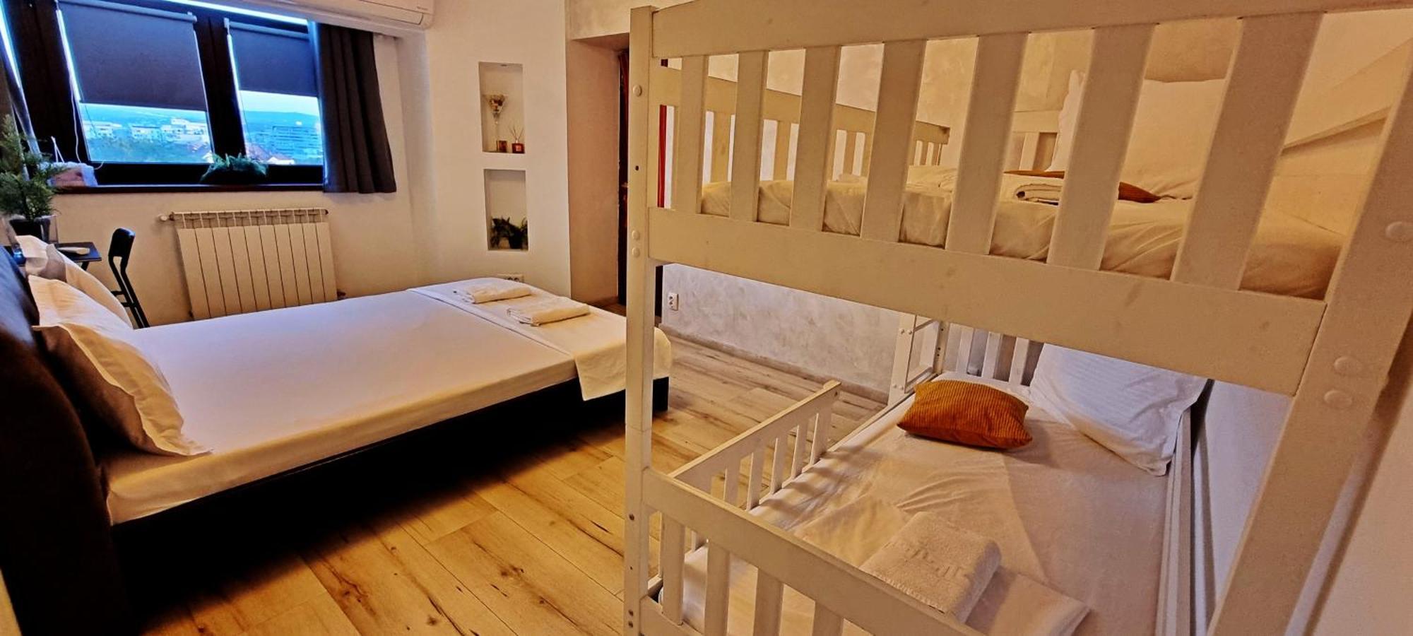 City Center Privat-Sauna Familyconcept Iasi Exteriör bild